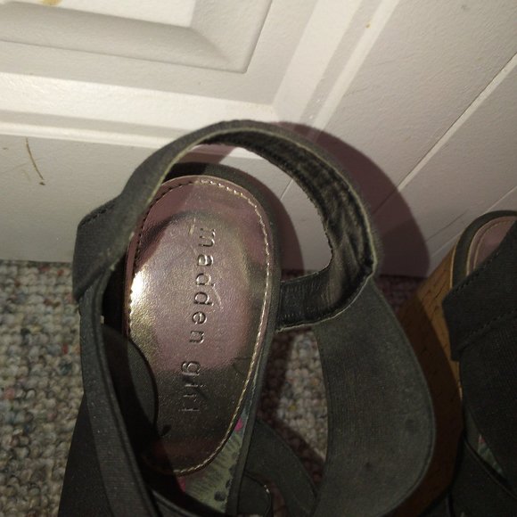 9 Madden Girl black Elastic strap wedge sandal cork heel - Picture 7 of 8